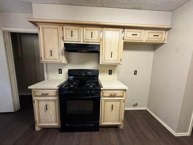 Building Photo - Lubbock Cooper ISD Gem: Ready-to-Rent July...