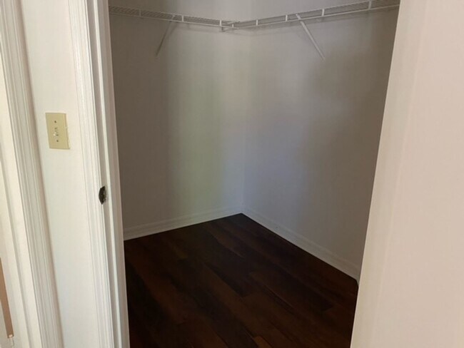 Building Photo - Stylish 2 Bed, 2 Bath Condo with New Vinyl Plank Flooring | Live the Resort Lifestyle at Bermuda ...