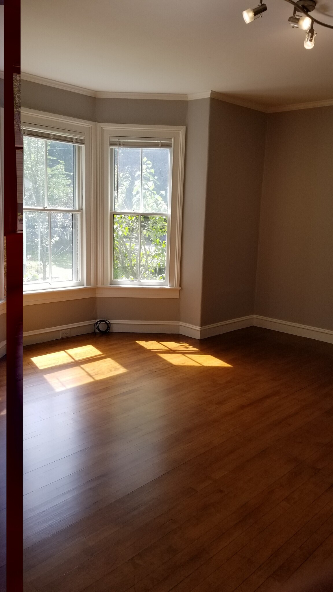 BR 1 - 155 Lincoln Ave