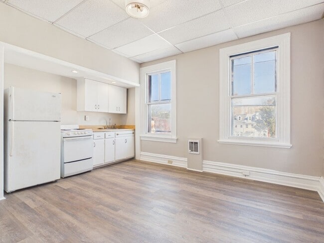 Building Photo - 1320 N 3rd St