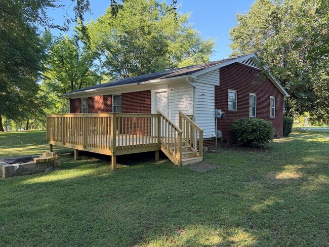 Building Photo - 1820 Gum Branch Rd