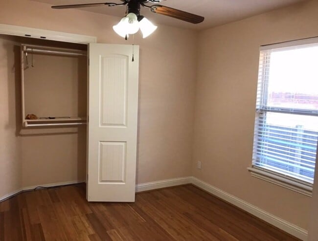 Building Photo - Beautiful Home