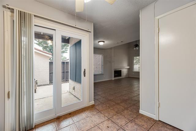 Building Photo - 511 Ranch Trail