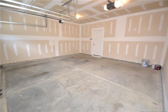 Building Photo - 1127 Brightskies St