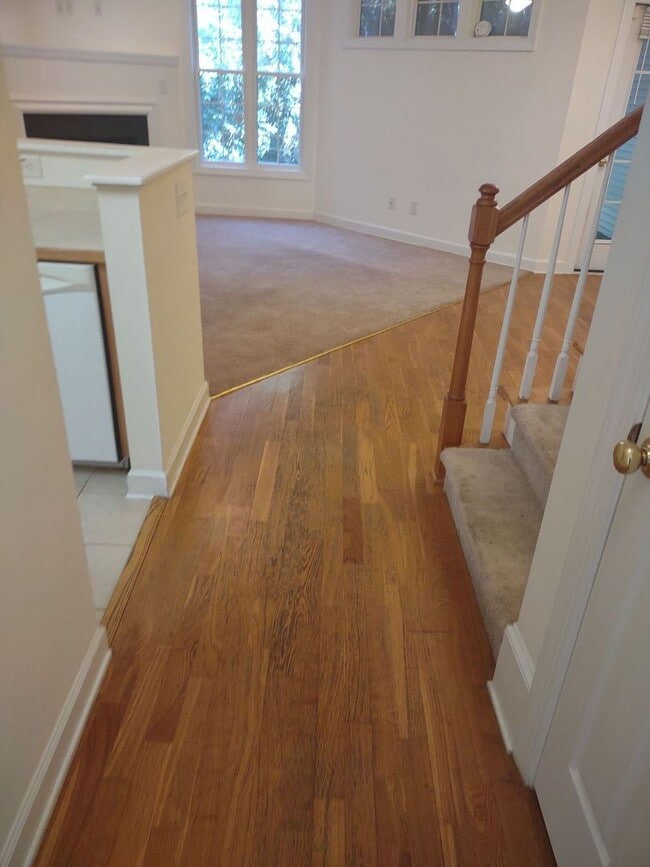 Building Photo - Lovely 3 Bedroom House | Great Location!- NO MOVE IN FEES!!!