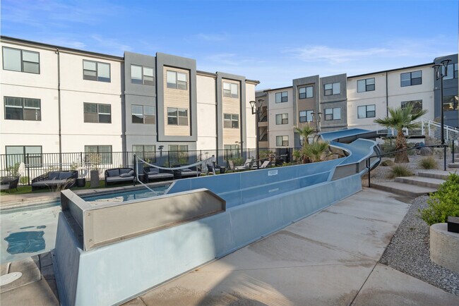 Building Photo - 206 N Chapparell Dr