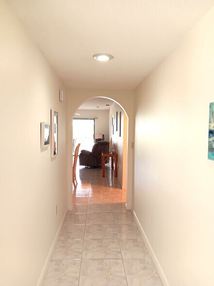 Building Photo - Lovely FURNISHED Condo in Rock Dove Community