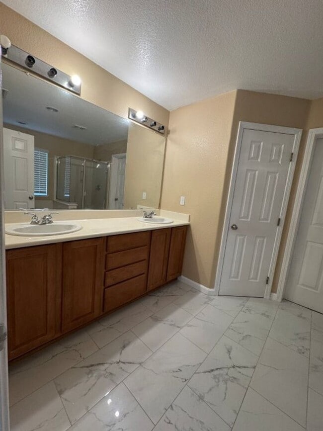 Building Photo - Beautiful 4 Bedroom Home with Solar – North Natomas