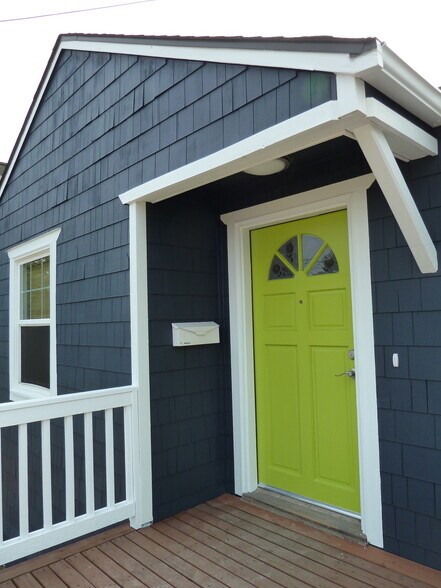 Front Door - 1427 27th Ave