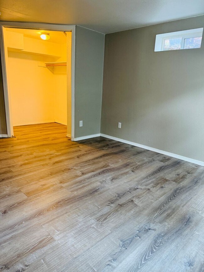 Building Photo - Duplex for Rent