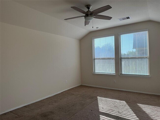Building Photo - 235 Stoneroller Dr