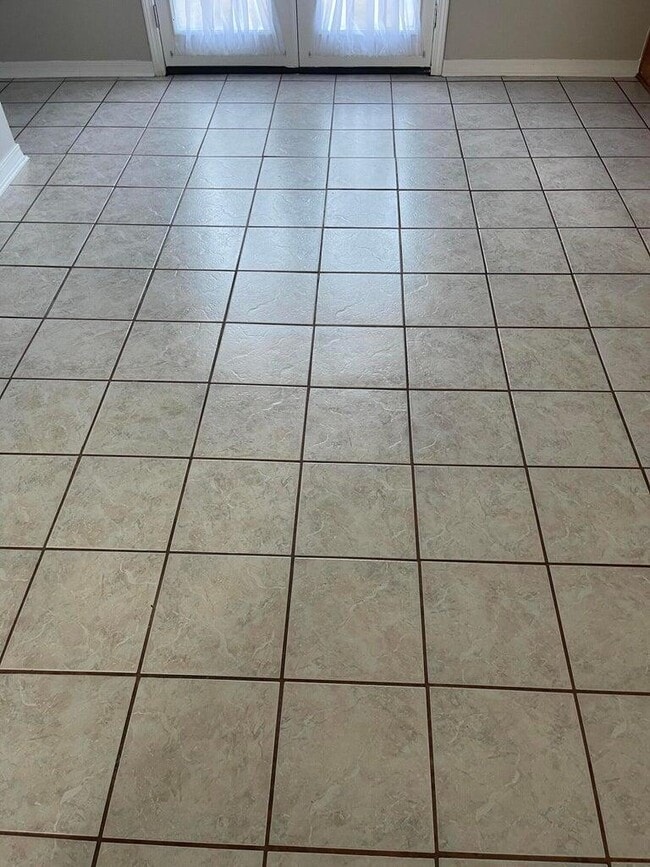 Building Photo - 1888 Bayou Dr