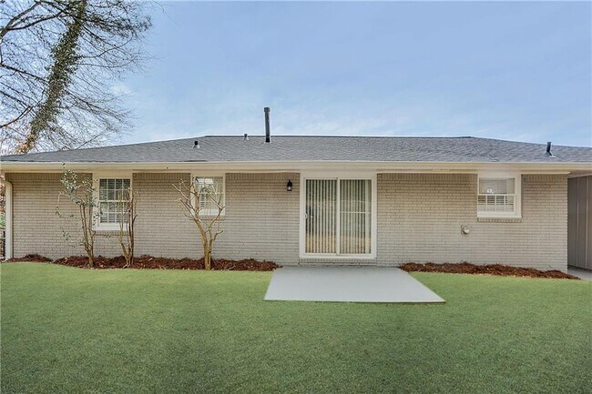 Building Photo - 3078 Rebecca Dr SW