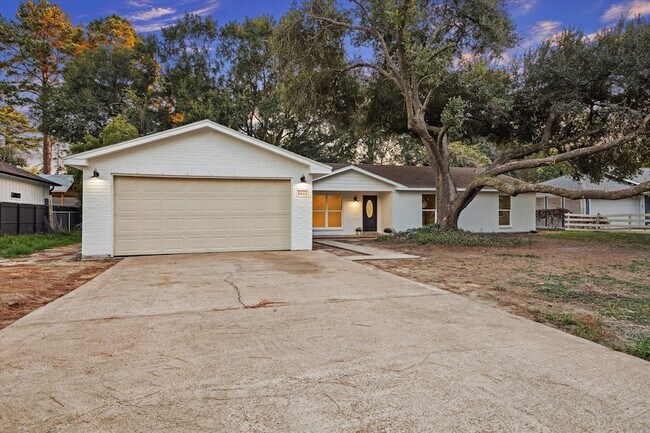 Building Photo - 5411 Logston Ln