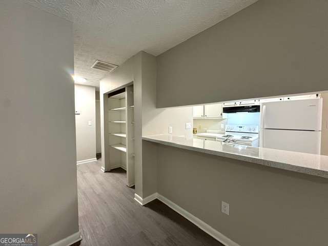 Building Photo - 662 Bellemeade Dr SW