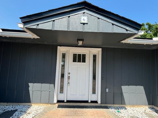 Building Photo - 6 Pinehurst Dr