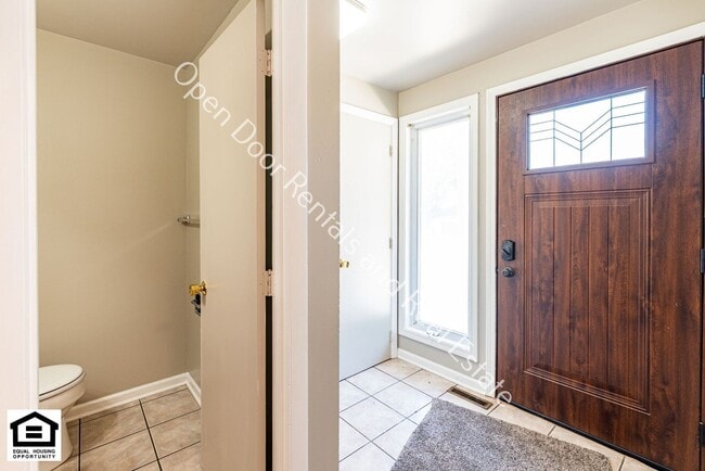 Building Photo - 15030 Tally Ho Dr