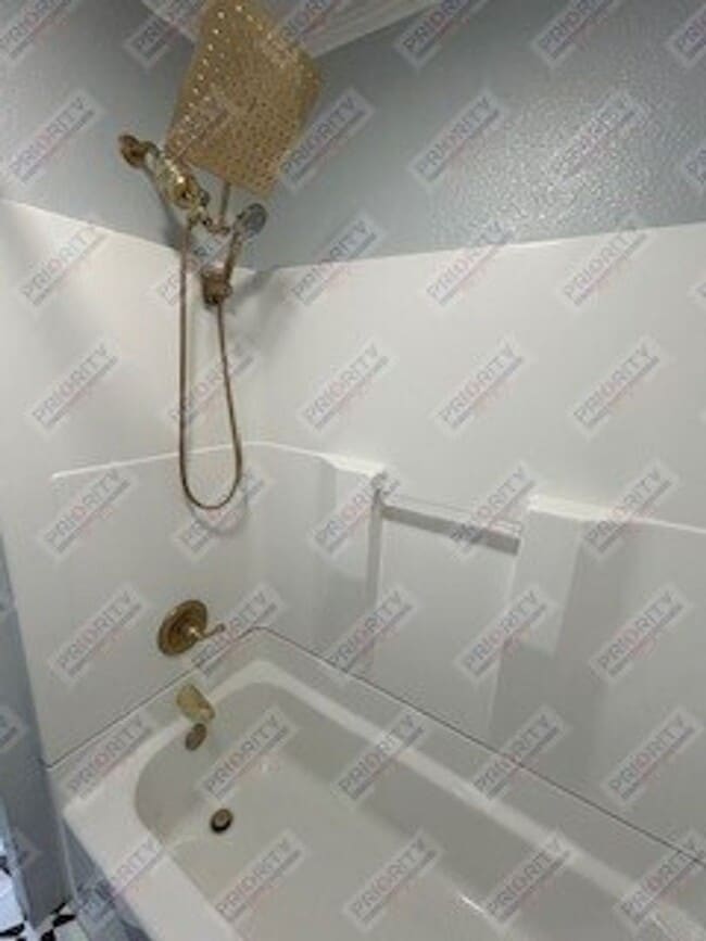 Building Photo - Charming Downtown House For Rent