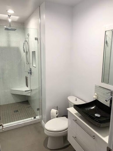 main house guest bathroom#2 w spa rain shower - 4537 Katherine Ave