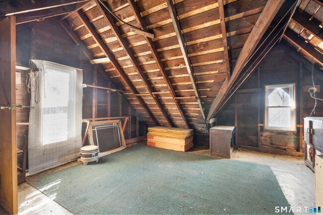 Building Photo - 48 Anderson St