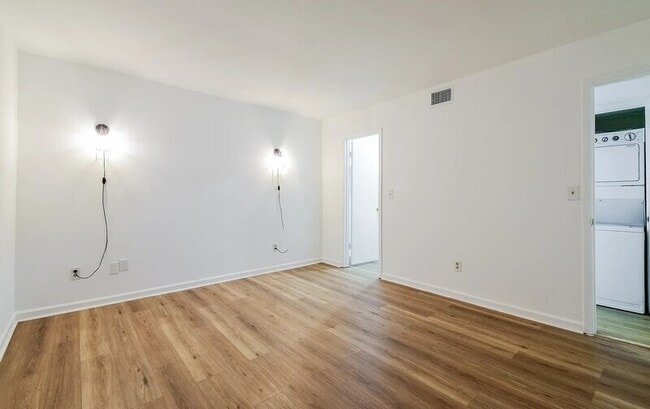 Building Photo - 140 Lablanc Way NW