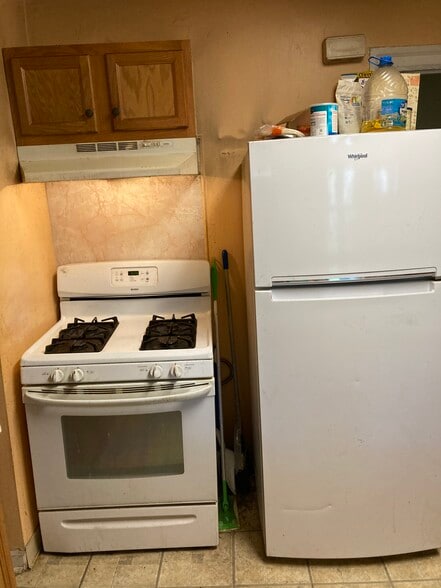 Newer Appliances - 209 Park Ter