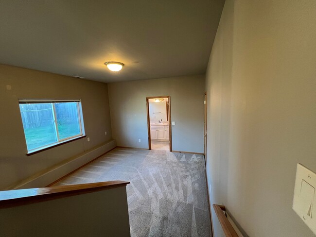 Building Photo - 2 Bedroom Home in Blaine!