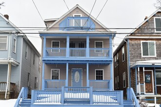 Building Photo - 817 W 2nd St