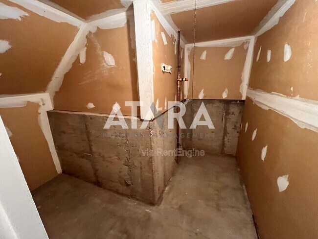 Building Photo - 2141 S 2060 E