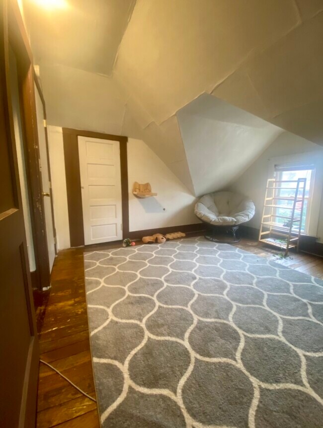 Building Photo - 113 Maryland St