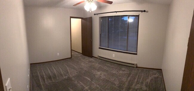 Building Photo - 509 Jenkran St Unit 6
