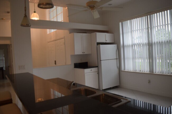 Building Photo - Fully furnished 3 bedroom 3 Bath POOL home in Sandpiper Bay