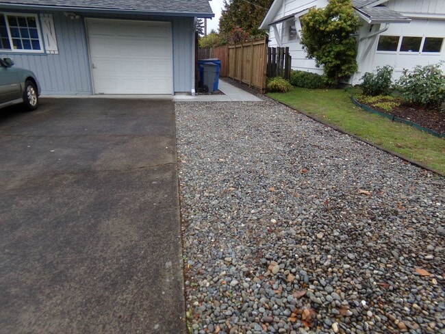 Building Photo - 1 BR, 1 BA ADU ~WATER/SEWER/GARBAGE/ELECTRIC INCLUDED!