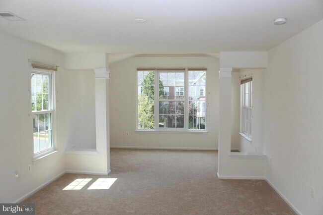 Building Photo - 20965 Kittanning Ln