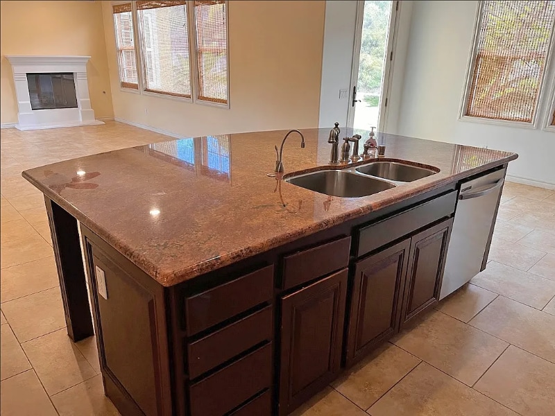 Building Photo - 1112 Championship Rd