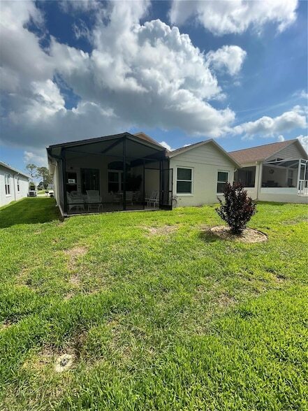 Building Photo - 11240 Hollander Ave