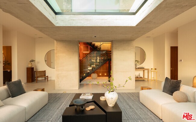 Building Photo - 12752 Mulholland Dr