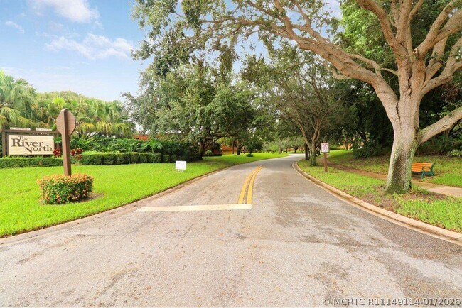 Building Photo - 2813 28th Ct