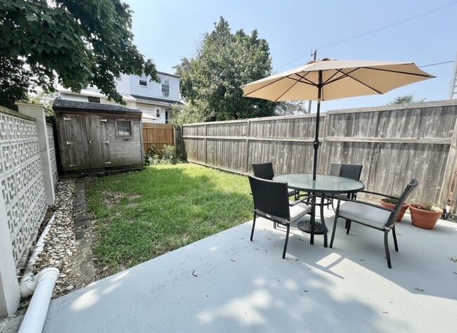 Building Photo - 222 Milligan St