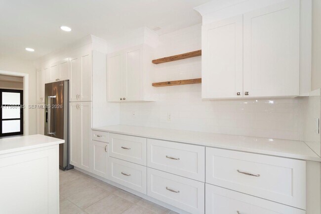 Building Photo - 2011 NE 211th St