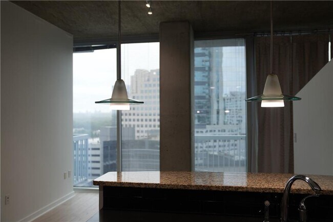 Building Photo - 3324 Peachtree Rd