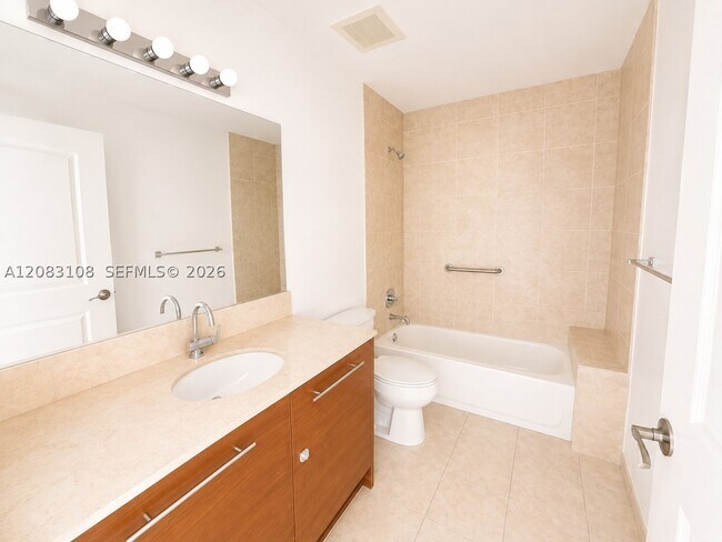 Building Photo - 2681 N Flamingo Rd