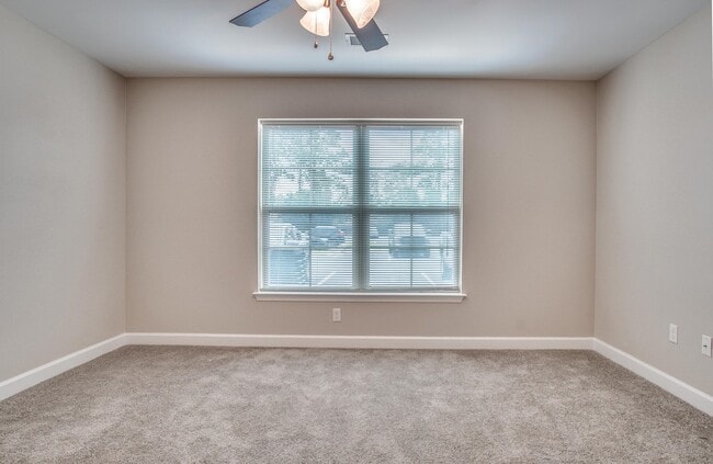 Building Photo - Beautiful One Bedroom Apartment in Fort Walton Beach!