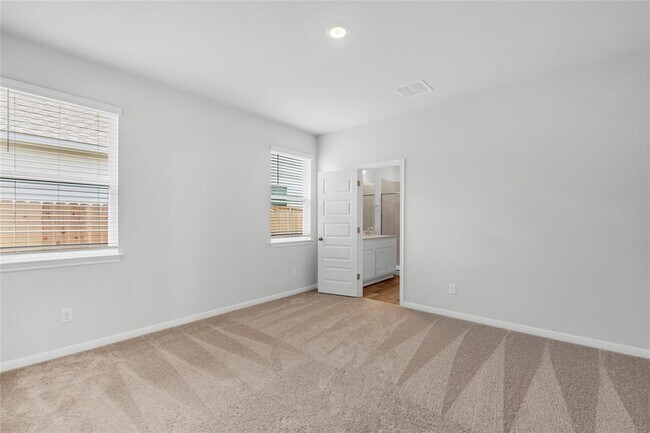 Building Photo - 2412 Ekvall Dr