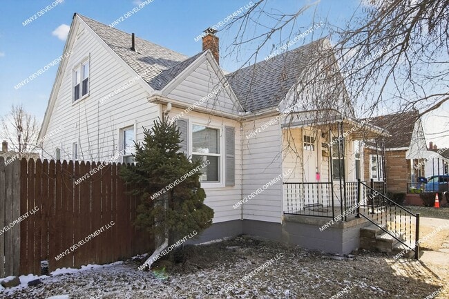 Building Photo - Charming 3-bedroom Bungalow with Brand-New Kitchen in Warren!