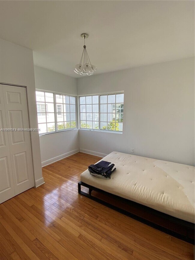 Building Photo - 1219 Meridian Ave