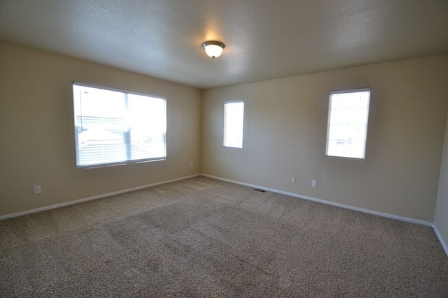 Building Photo - Beautiful Home Near Woodmen & Black Forest