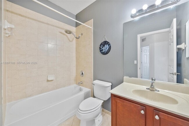 Building Photo - 3728 NE 3rd Ct