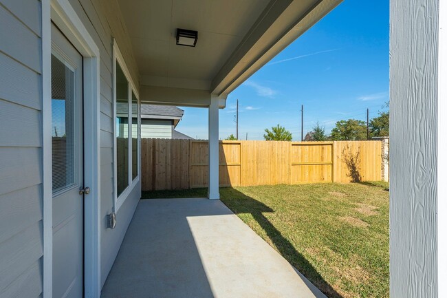 Building Photo - 16823 Solomons Plume Ln