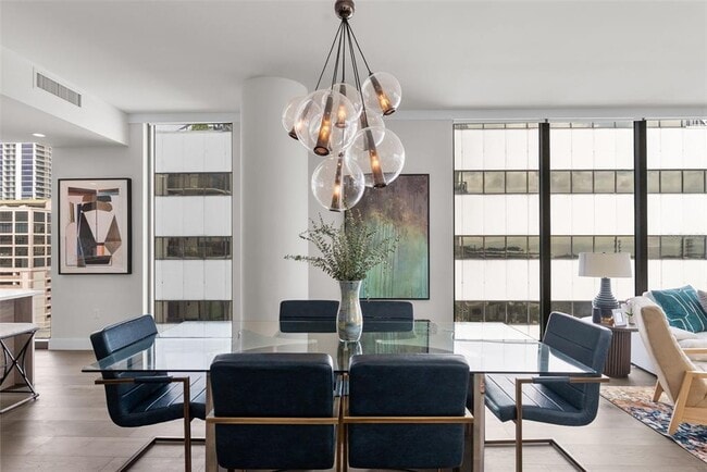 Building Photo - 301 1st St S